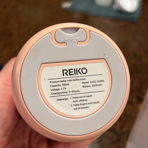 Reiki MINI Bottle Juicer in Rose - Picture 3 of 6